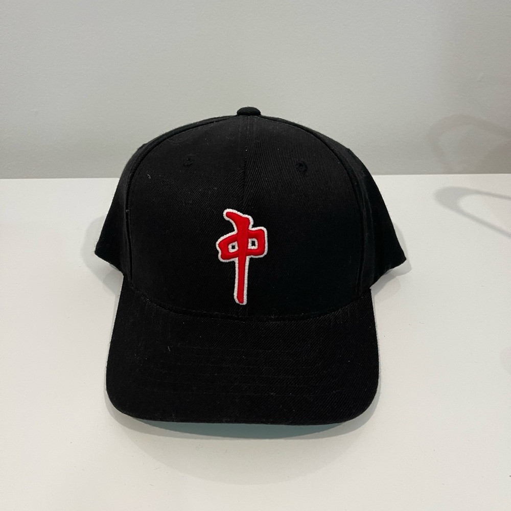 The red dragons RDS skateboard Flexfit. Size L/XL